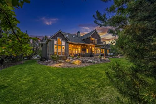 9009 Merlin Dr, Redmond, OR, 97756-7348 | Card Image