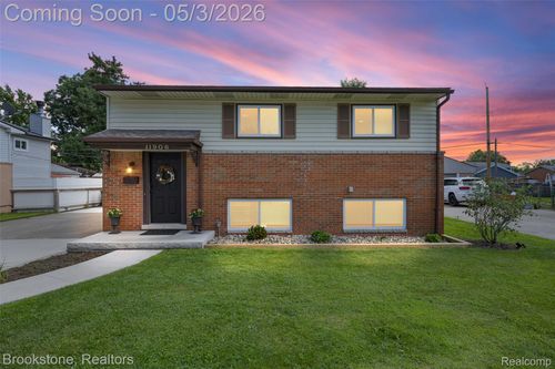 11906 Chattman Dr, Sterling Heights, MI, 48313-1722 | Card Image