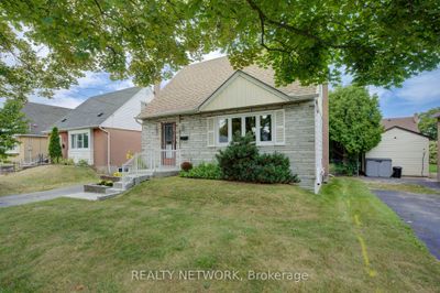 22 E 44 Th St, House other with 3 bedrooms, 1 bathrooms and 5 parking in Hamilton ON | Image 2