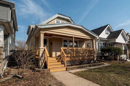 2222 S 72nd Street, WEST ALLIS, WI, 53219 | Card Image