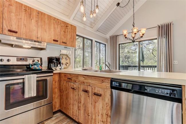 125 Wolfscratch Dr, House other with 3 bedrooms, 2 bathrooms and 2 parking in Big Canoe GA | Image 12