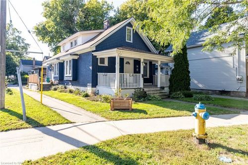 upper-155 1/2 Lake St, St Catharines, ON, L2R5Y5 | Card Image