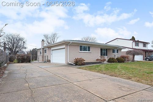 3461 Lancaster Dr, Sterling Heights, MI, 48310-4378 | Card Image