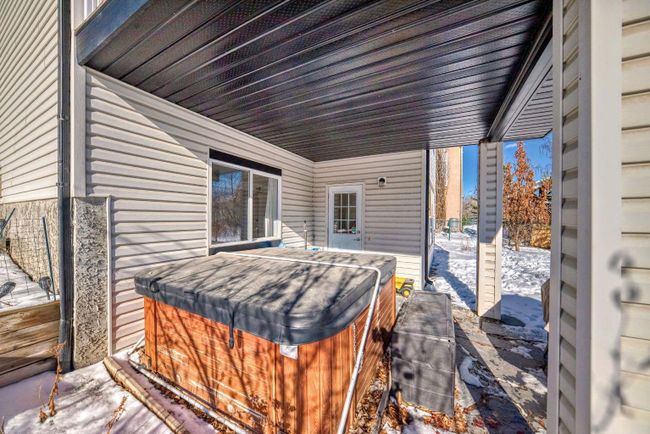16 Valley Crest Gardens Nw, Home with 4 bedrooms, 3 bathrooms and 4 parking in Calgary AB | Image 28