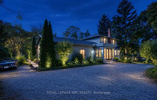 412 Mississagua St, Niagara on the Lake, ON, L0S1J0 | Card Image