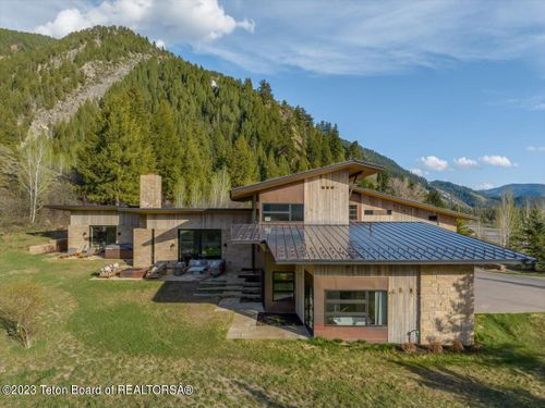 14750 S Wagon Rd, Jackson, WY, 83001-2509 | Card Image