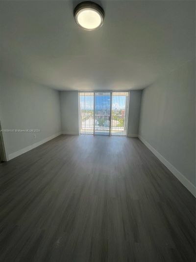 606 - 7850 Byron Ave, Condo with 1 bedrooms, 1 bathrooms and null parking in Miami Beach FL | Image 3