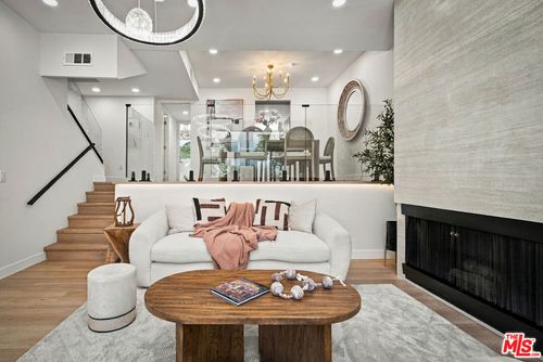4924 Mcconnell Ave, Los Angeles, CA, 90066-6714 | Card Image