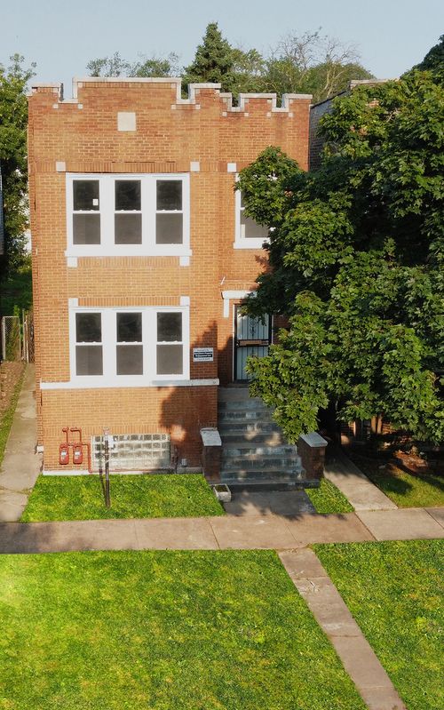 6830 S Michigan Ave, CHICAGO, IL, 60637-6651 | Card Image