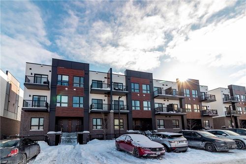 l3-40 Palace St, Kitchener, ON, N2E0L2 | Card Image
