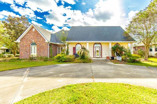 111 Thetford Dr, Houma, LA, 70360-8313 | Card Image