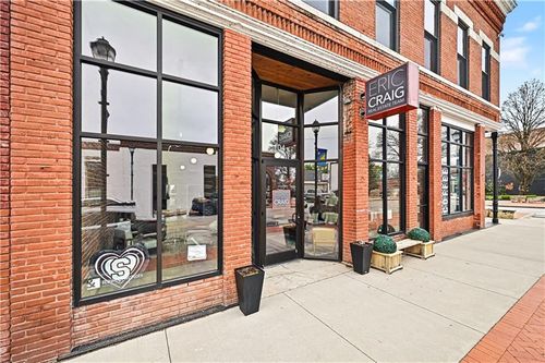 104 S Bridge St, Smithville, MO, 64089-8307 | Card Image