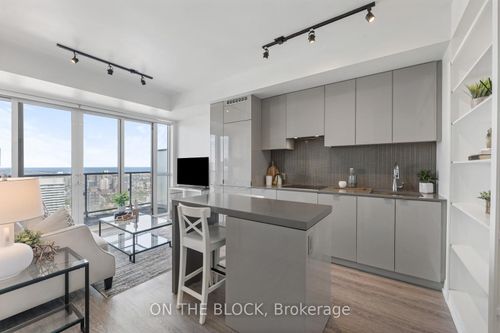 5307-7 Grenville St, Toronto, ON, M4Y0E9 | Card Image