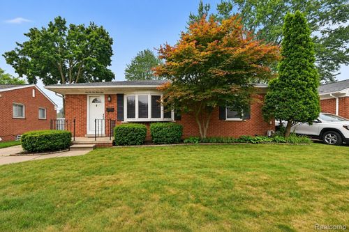 32539 Washington St, Livonia, MI, 48150-3759 | Card Image