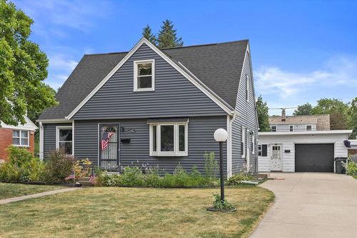 725 Oak Street, SOUTH MILWAUKEE, WI, 53172 | Card Image
