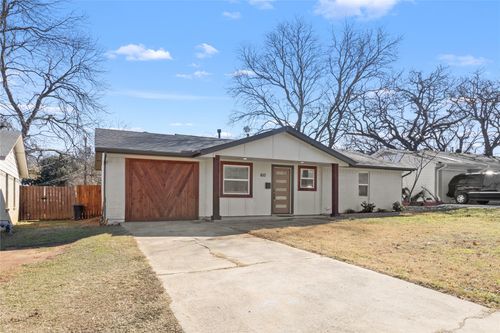 610 Stonewall Dr, Euless, TX, 76039-7513 | Card Image