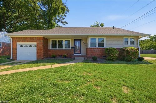7404 Red Brook Rd, Norfolk, VA, 23518-4338 | Card Image