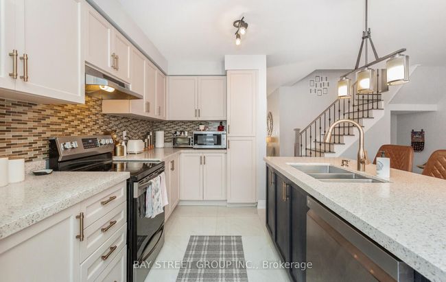 4238 Thomas Alton Blvd, House attached with 3 bedrooms, 4 bathrooms and 2 parking in Burlington ON | Image 19