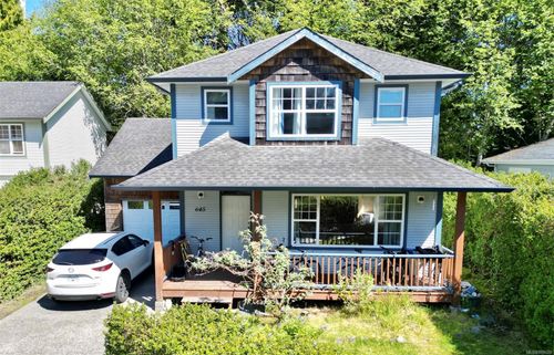 645 Shore Pine Cres, Tofino, BC, V0R2Z0 | Card Image