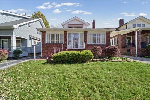 1023 Quilliams Road, Cleveland Heights, OH, 44121 | Card Image