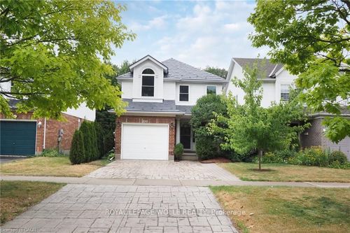 main-255 Pineland Pl, Waterloo, ON, N2T2S4 | Card Image