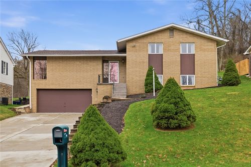 261 Hazelwood Dr, Washington, PA, 15301-6243 | Card Image