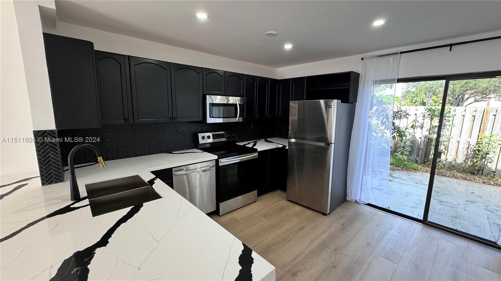 City View Dr, Fort Lauderdale, FL 33311