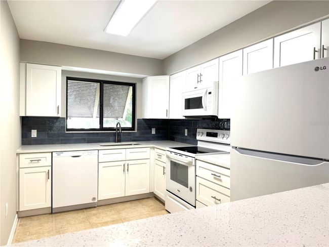 98 - 5138 Willow Links, Condo with 2 bedrooms, 2 bathrooms and null parking in SARASOTA FL | Image 12