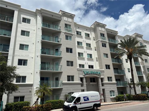 324-6001 Sw 70th St, South Miami, FL, 33143-3405 | Card Image