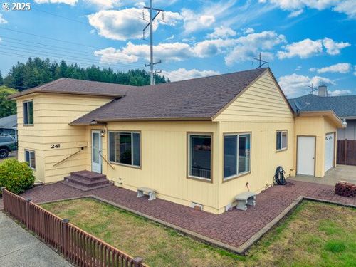 241 N 21st St, Reedsport, OR, 97467-1031 | Card Image