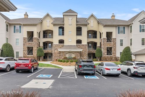 apt-302-565 Rarity Bay Pkwy, Vonore, TN, 37885-5319 | Card Image