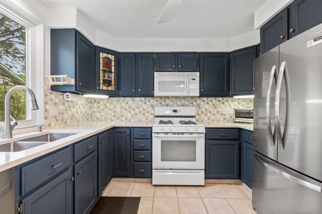 23 Shepherd St, House other with 3 bedrooms, 2 bathrooms and null parking in Norwalk CT | Image 9