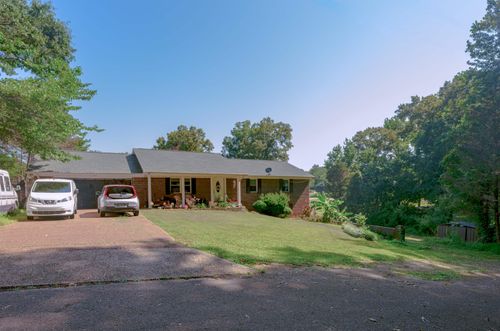 215 Crockett Cir, Florence, AL, 35633-7212 | Card Image
