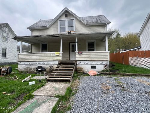 916 W Main St, Saltville, VA, 24370-2704 | Card Image