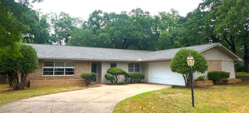1425 Scenic Dr, Graham, TX, 76450-4908 | Card Image