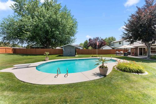 9752 W Bridgegate St, Boise, ID, 83709-2563 | Card Image