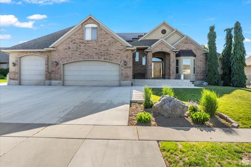12562 S Majestic Hill Ct, Herriman, UT, 84096-1927 | Card Image