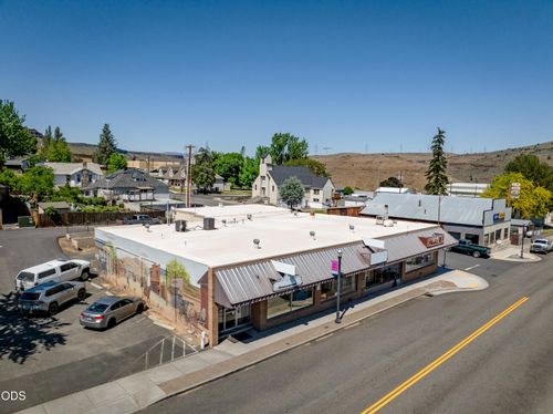 502 Deschutes Ave, Maupin, OR, 97037-7002 | Card Image