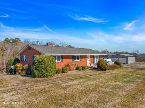 1076 Gay St, Dandridge, TN, 37725 | Card Image