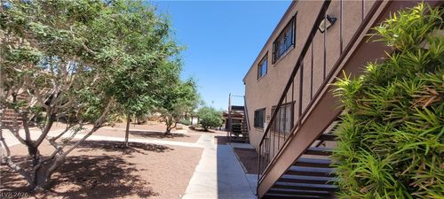 9-615 S Royal Crest Cir, Las Vegas, NV, 89169-3898 | Card Image