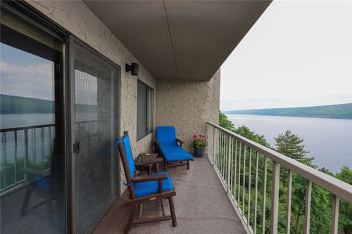 135 Cliffside Dr, Canandaigua, NY, 14424-8813 | Card Image