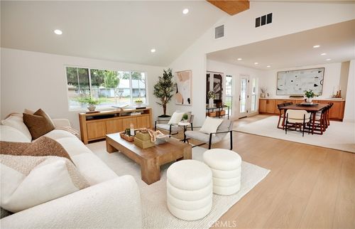 615 S Hazelwood St, Anaheim, CA, 92802 | Card Image