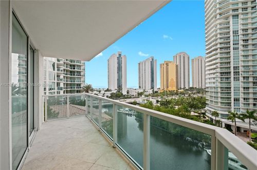 2-806-200 Sunny Isles Blvd, Sunny Isles Beach, FL, 33160-4656 | Card Image