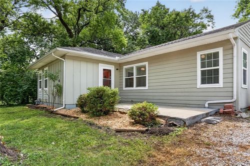 7614 Woodson Rd, Raytown, MO, 64138-2455 | Card Image