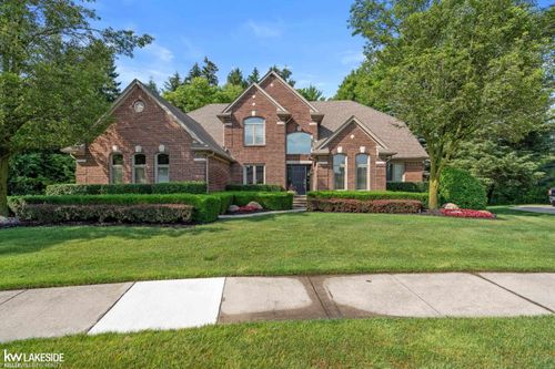 11357 Embassy Ct, Shelby Township, MI, 48315-6682 | Card Image