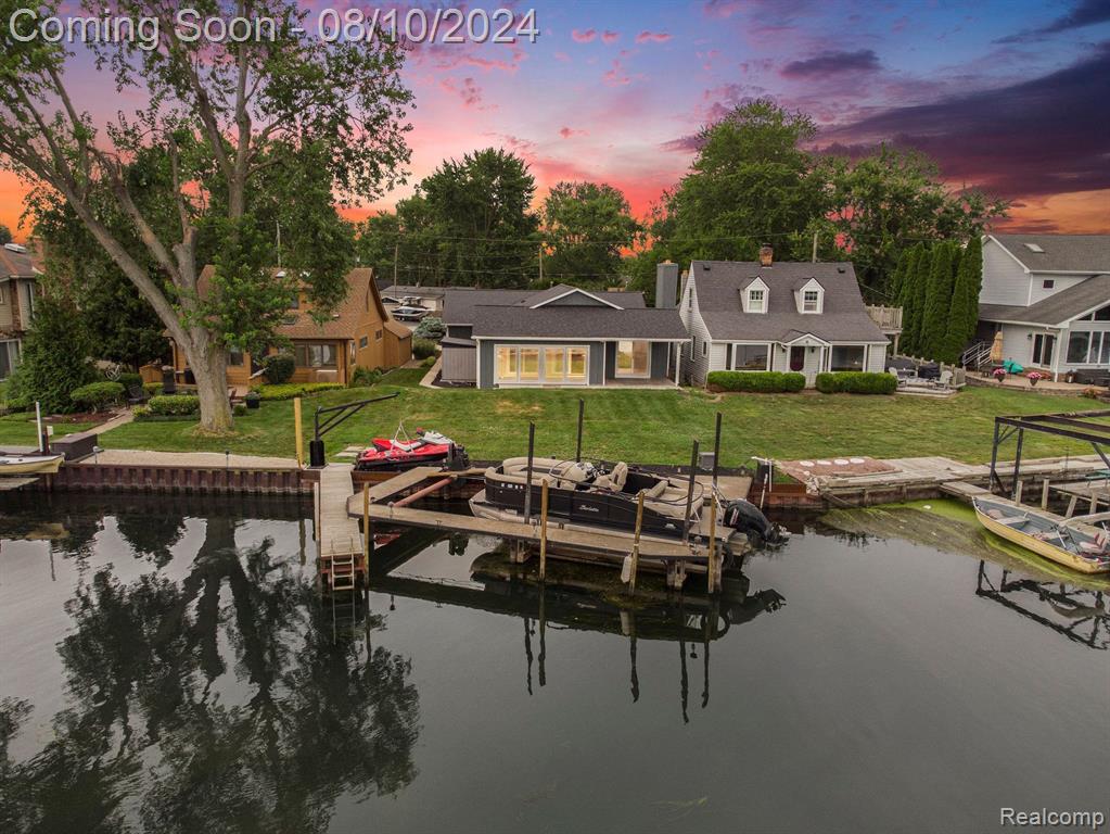 Bayview Dr, Gibraltar, MI 48173