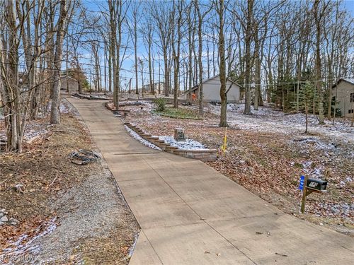 145 E Mohawk Dr, Malvern, OH, 44644-9542 | Card Image