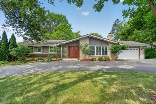3745 Pilgrim Rd, Brookfield, WI, 53005-2226 | Card Image