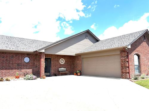 6507 Shadowview Ct, Mineral Wells, TX, 76067-9537 | Card Image