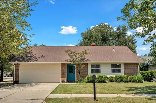 765 Ridgewood Dr, Mandeville, LA, 70471-2721 | Card Image